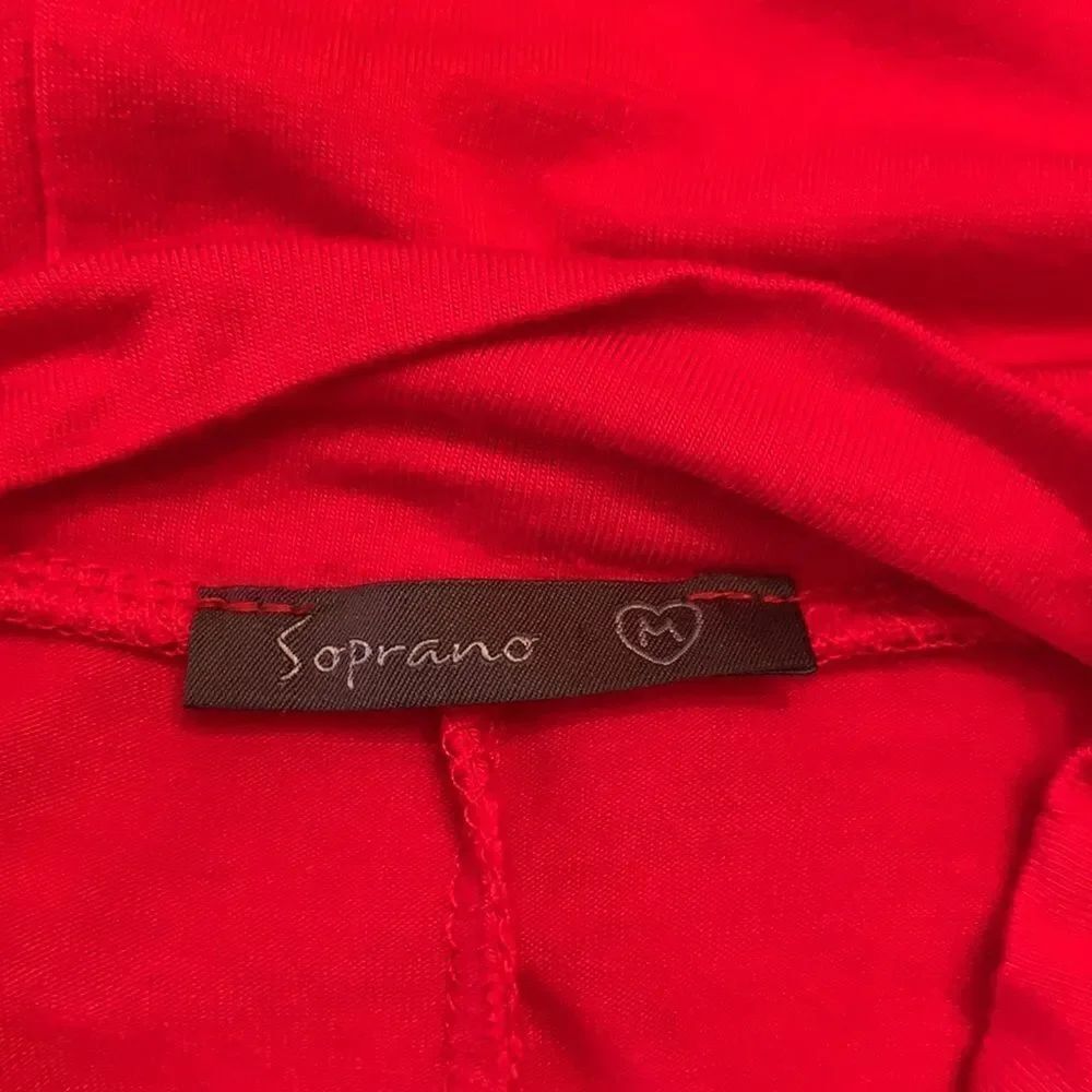 Red Dress  - Picture 6 of 6